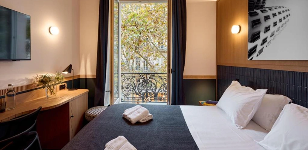 Boutique-hotel-near-avenue-Kleber-Paris